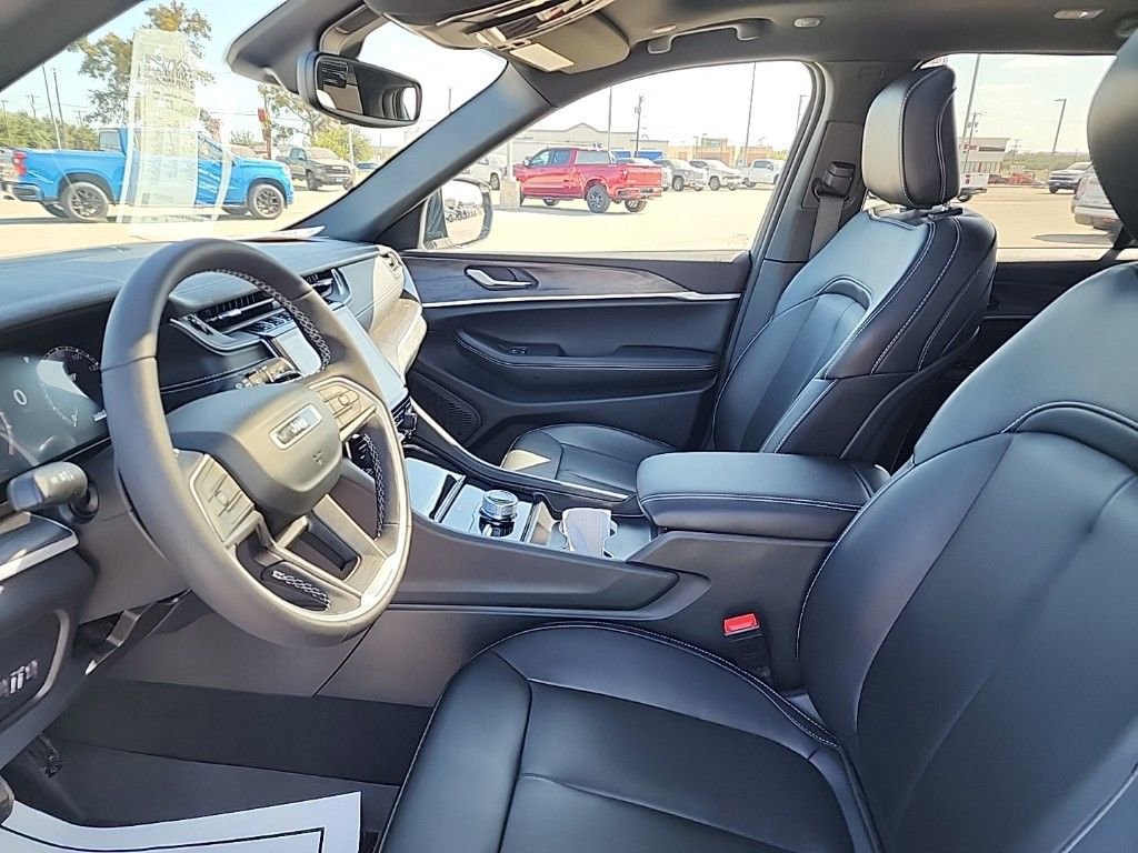 Used 2024 Jeep Grand Cherokee Limited image 6