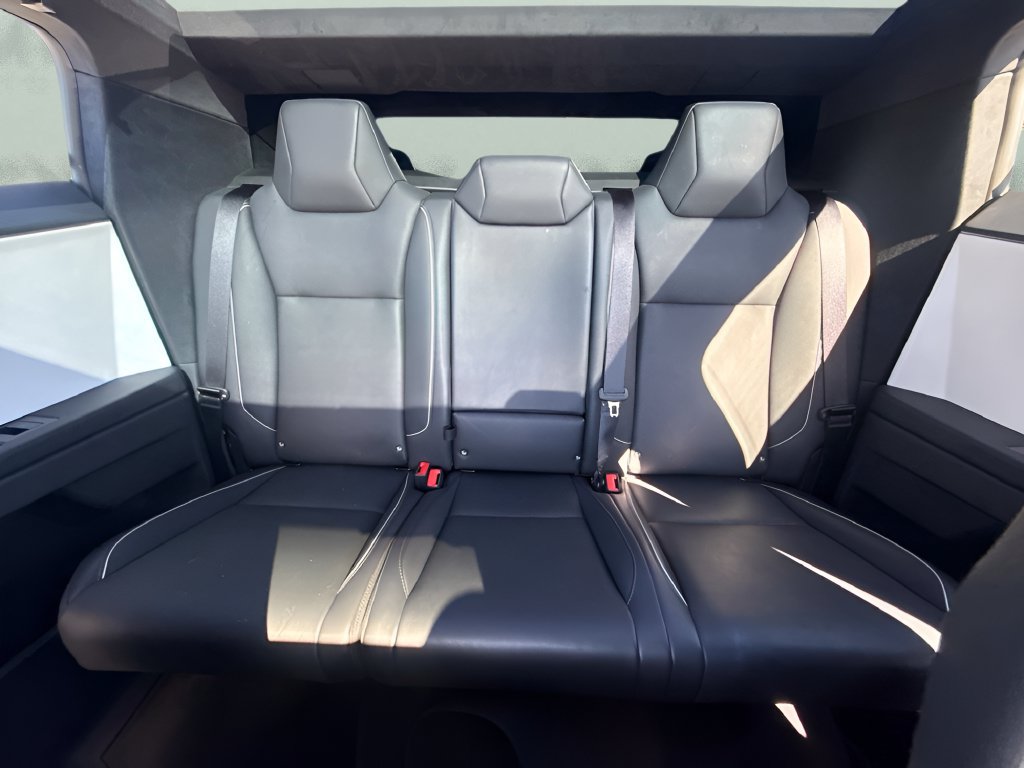 Used 2024 Tesla Cybertruck AWD Crew Cab image 11