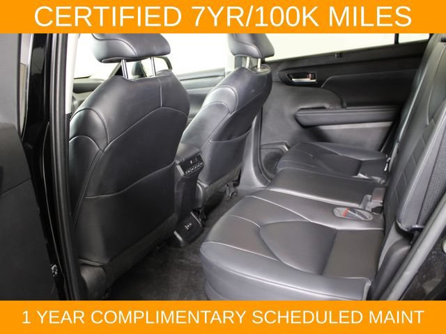 Used 2023 Toyota Highlander XLE AWD/4WD image 12
