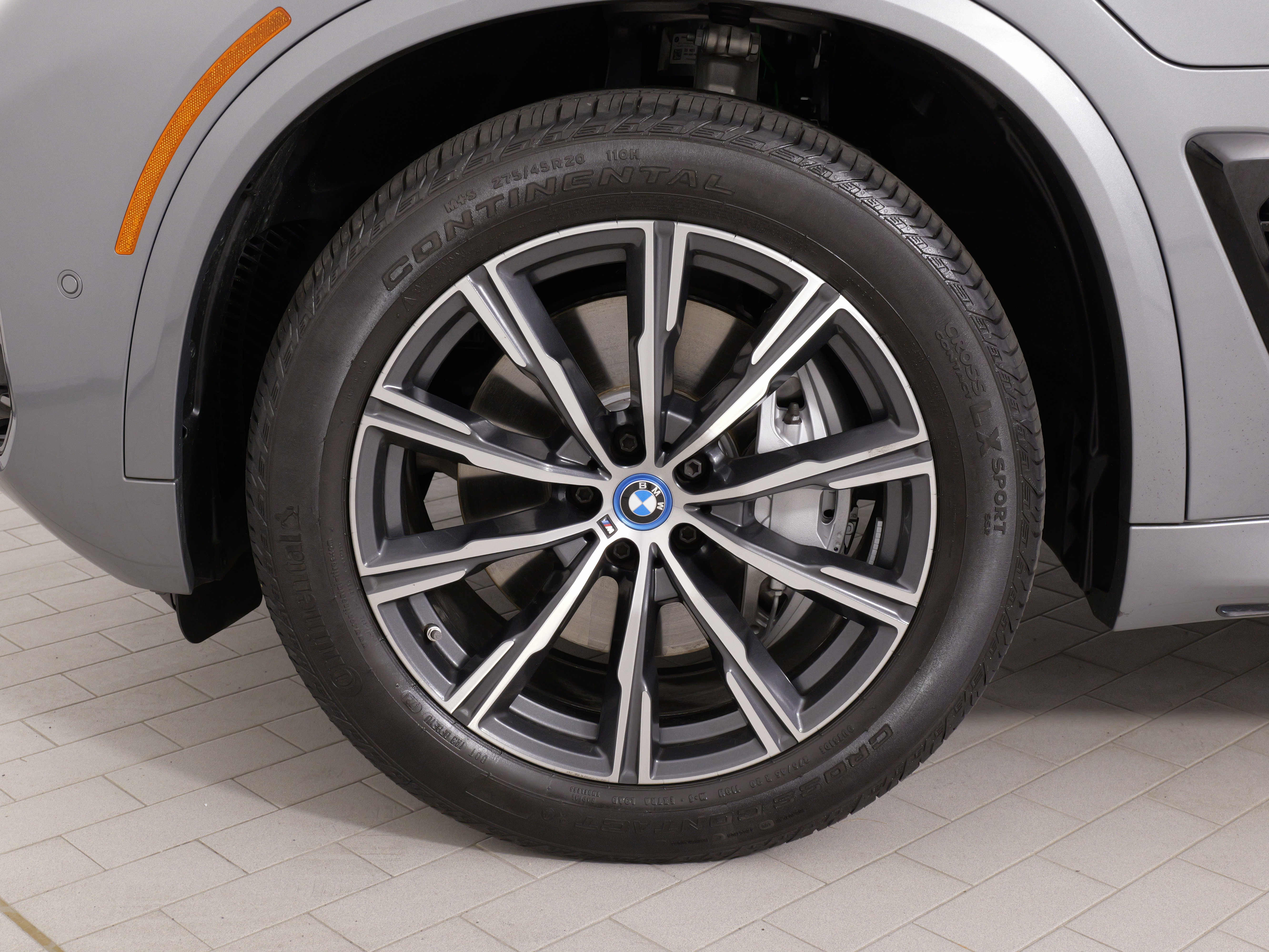 Used 2025 BMW X5 xDrive50e w/ M Sport Package AWD/4WD image 55
