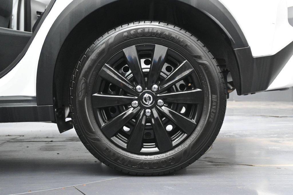 Used 2024 Nissan Kicks S FWD image 7