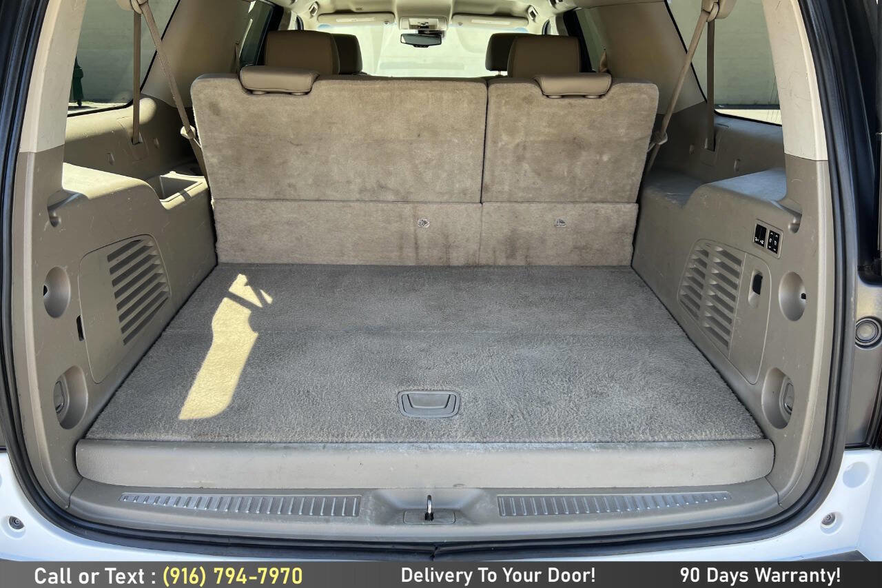 Used 2016 Chevrolet Suburban LT w/ Luxury Package AWD/4WD image 11