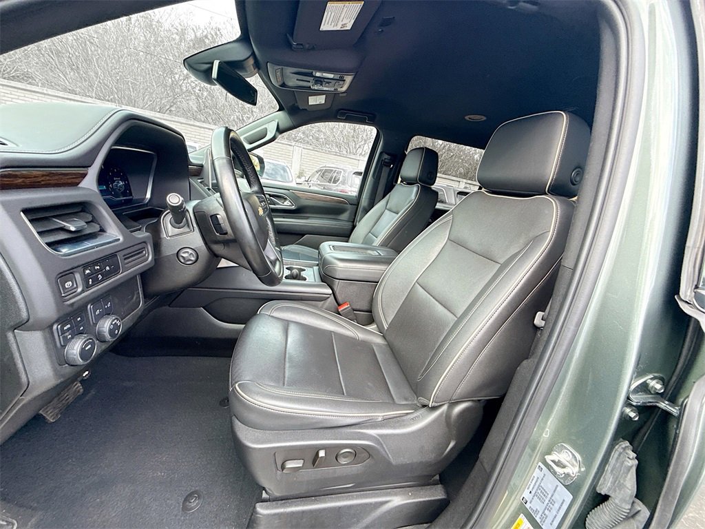 Used 2023 Chevrolet Suburban Premier image 22