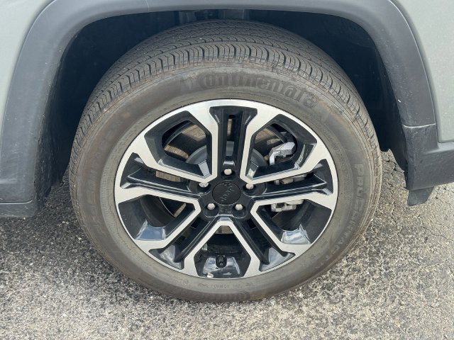 Certified 2024 Jeep Compass Limited AWD/4WD image 9