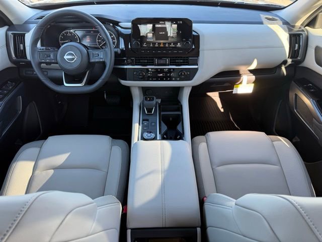 New 2025 Nissan Pathfinder SL image 26