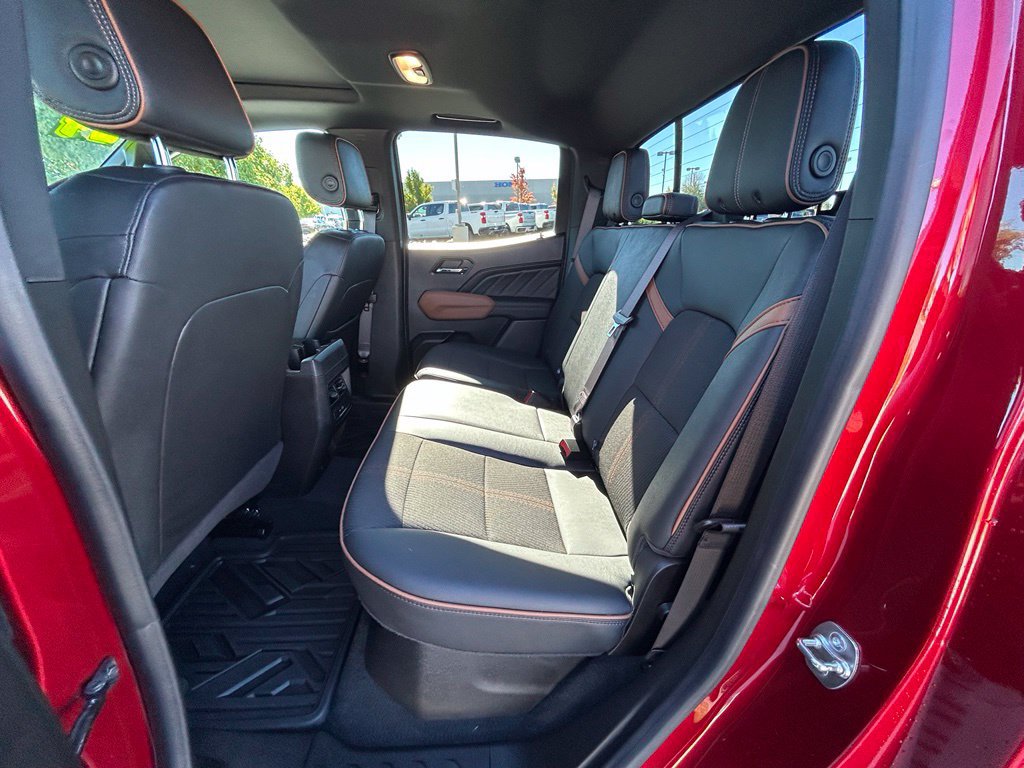 Used 2024 GMC Canyon AT4 w/ Technology Package AWD/4WD image 28