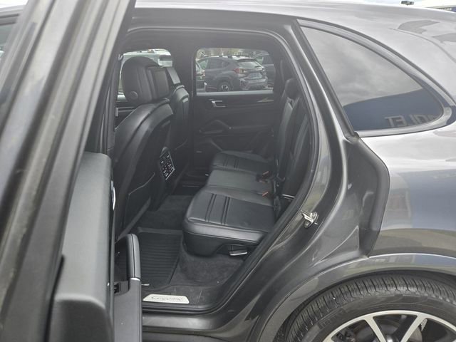 Used 2020 Porsche Cayenne AWD/4WD image 16