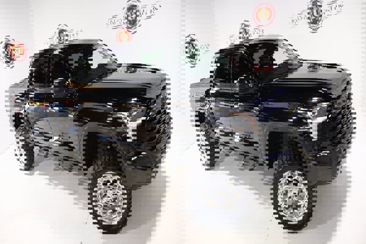 Used 2025 Toyota Tundra SR5 image 7