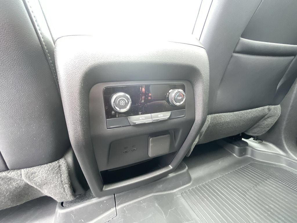 Certified 2025 Chevrolet Traverse Z71 w/ Enhanced Driving Package AWD/4WD image 22