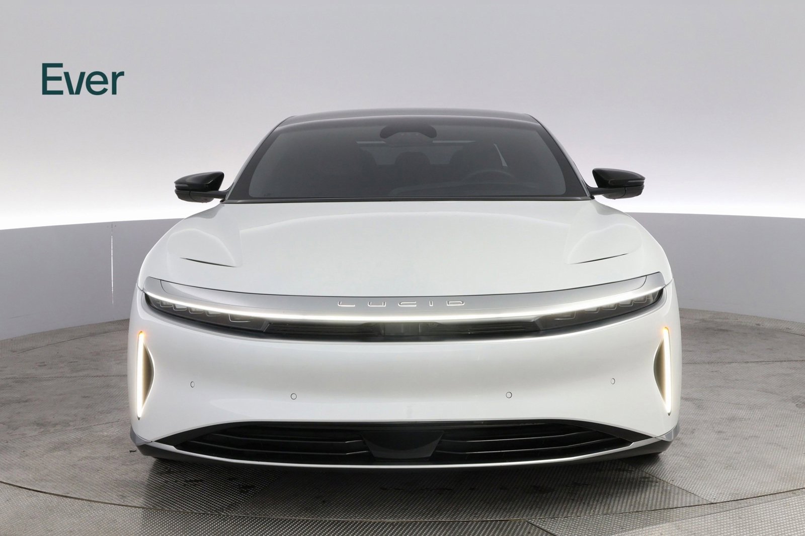 Used 2024 Lucid Air Touring image 3