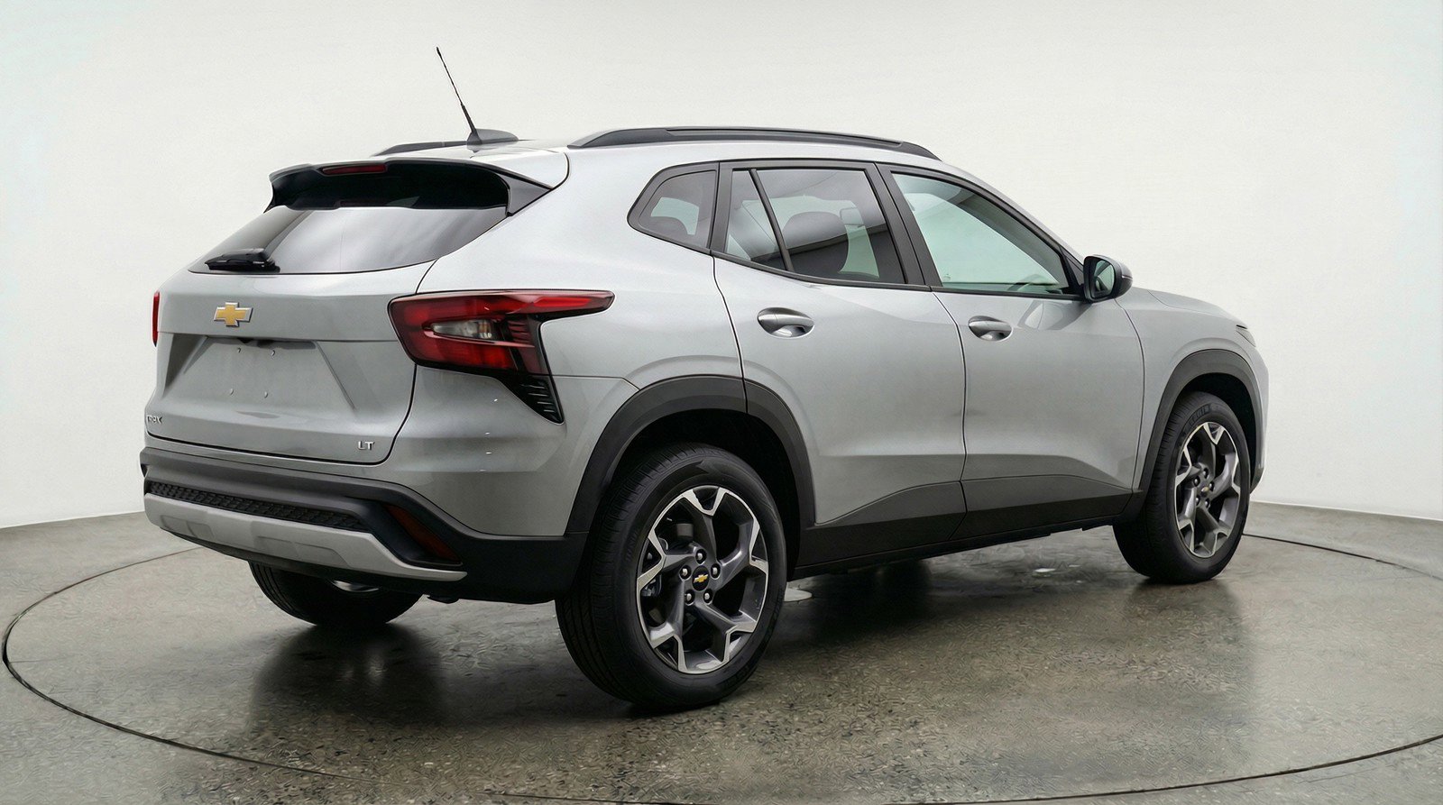 Used 2025 Chevrolet Trax LT image 9