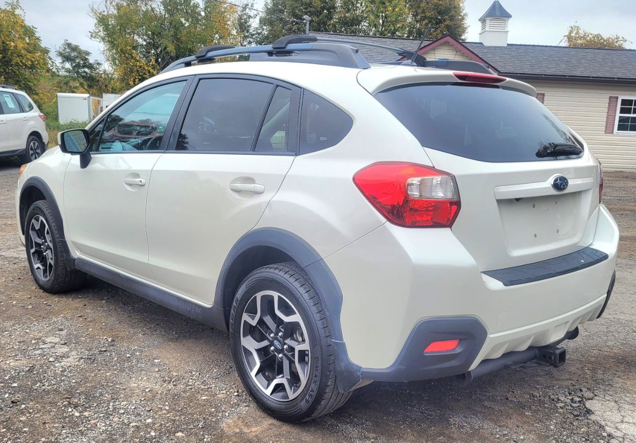 Used 2017 Subaru Crosstrek 2.0i Premium AWD/4WD image 6