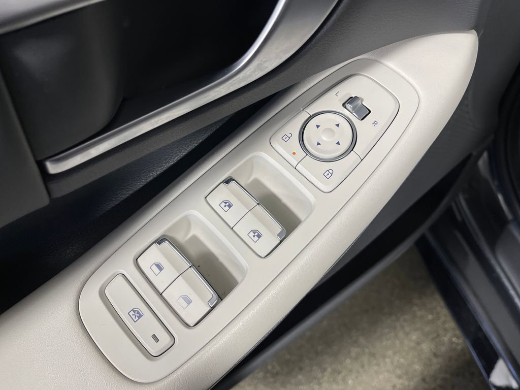 Certified 2025 Hyundai Sonata SEL FWD image 18