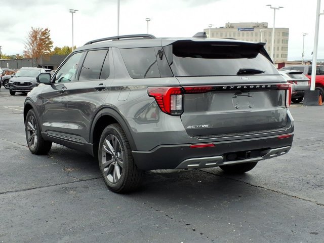 Used 2027 Ford Explorer Active w/ Active Comfort Package AWD/4WD image 6
