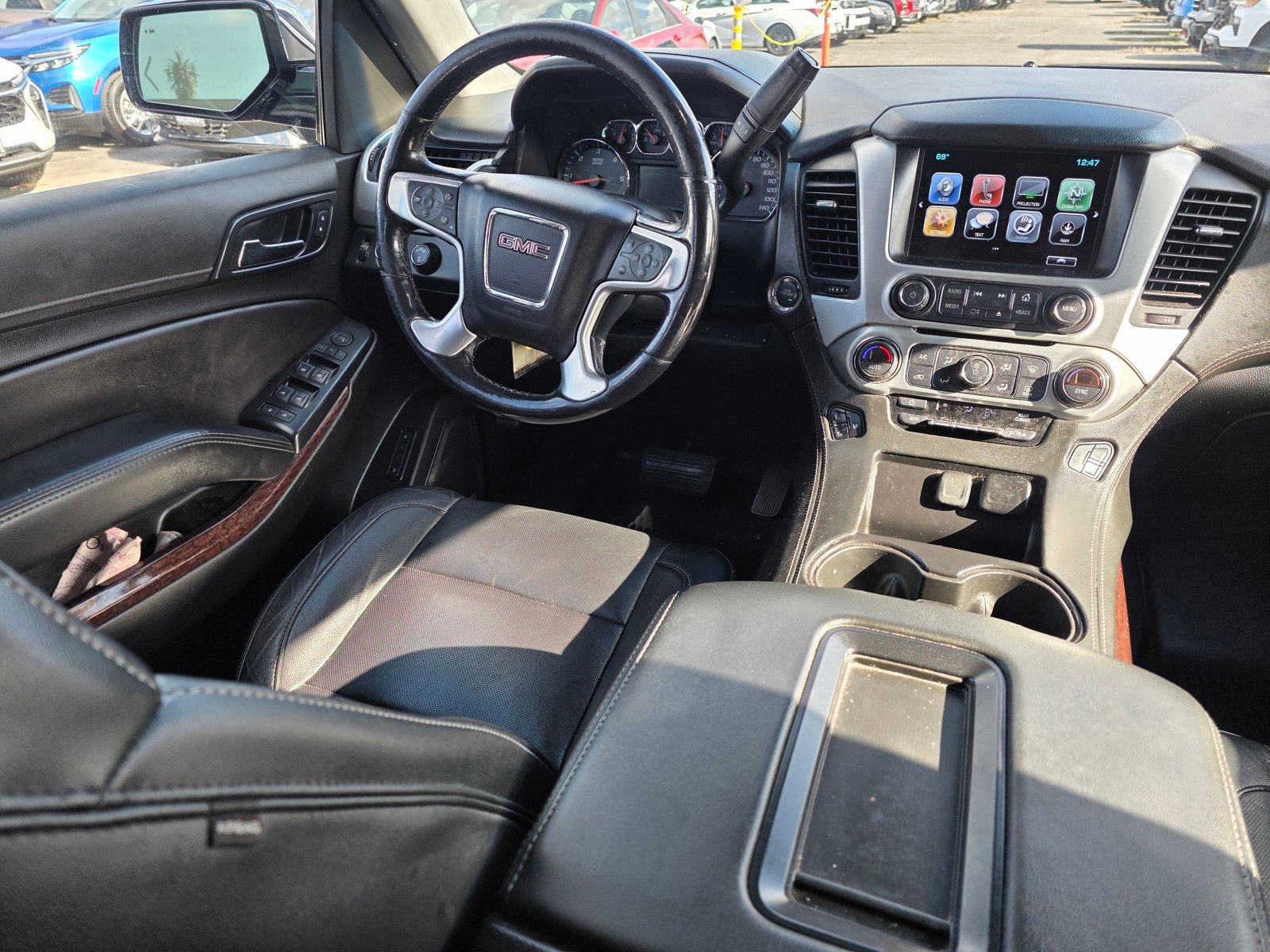 Used 2019 GMC Yukon XL SLT AWD/4WD image 16