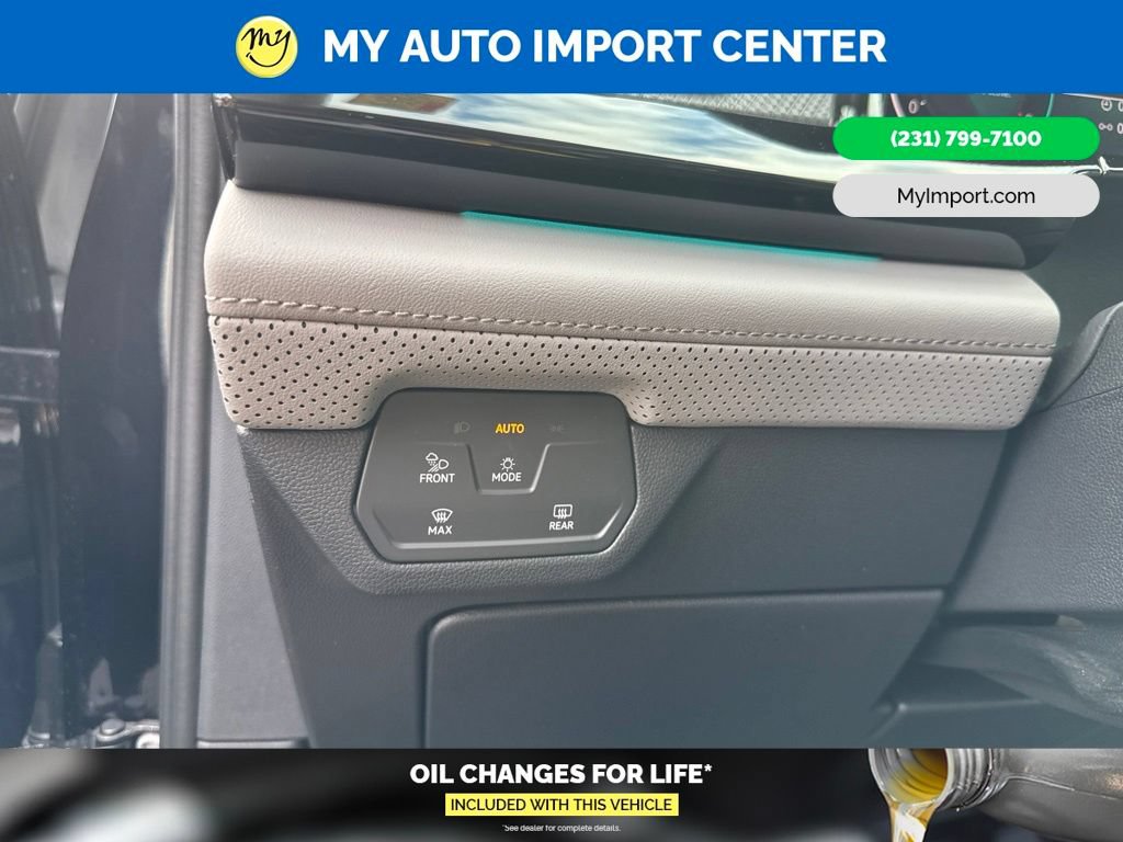 Used 2025 Volkswagen Atlas Peak Edition SE AWD/4WD image 14