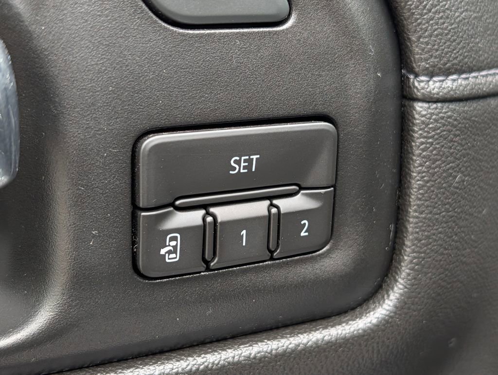 Used 2020 GMC Sierra 1500 SLT w/ SLT Convenience Package AWD/4WD image 38