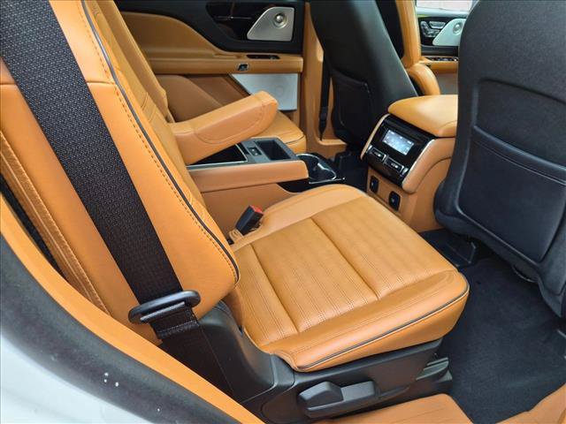 Used 2023 Lincoln Aviator Black Label w/ Dynamic Handling Package AWD/4WD image 21