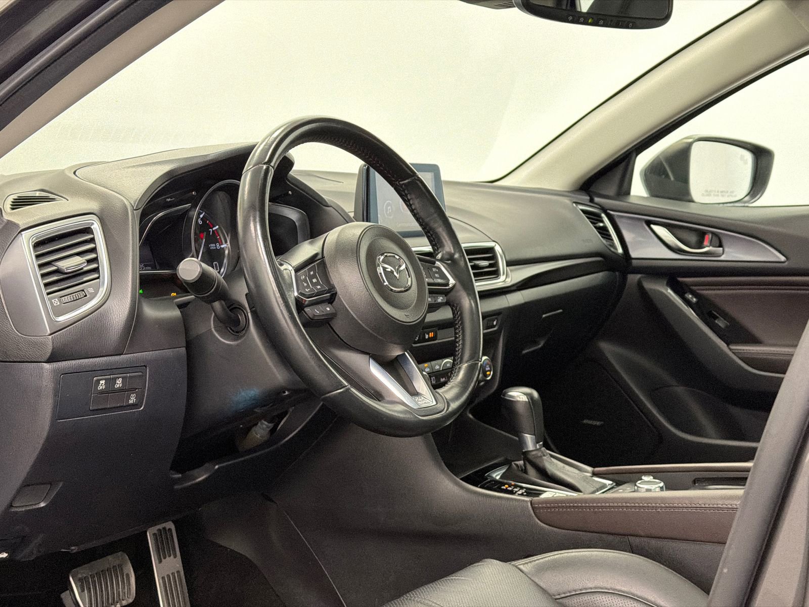 Used 2017 MAZDA MAZDA3 Grand Touring w/ Premium Equipment Package image 13