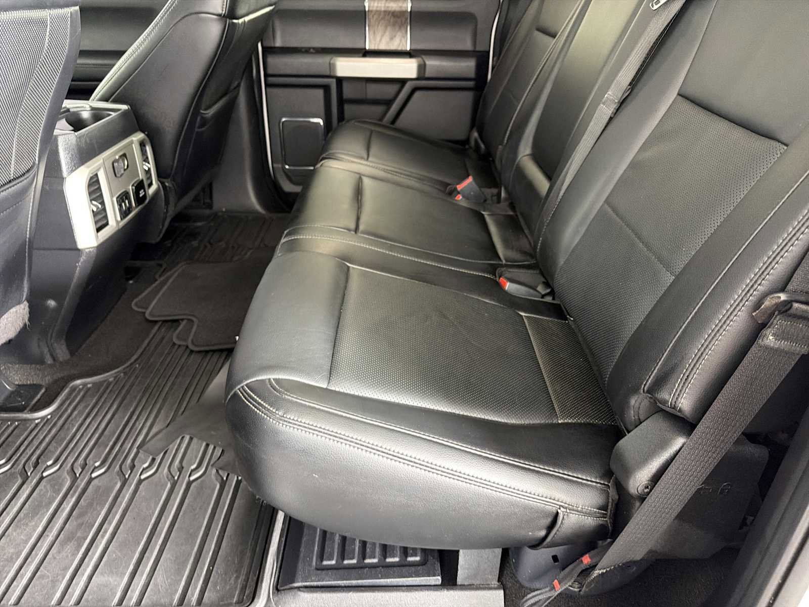Used 2019 Ford F350 Lariat w/ Lariat Ultimate Package AWD/4WD image 19