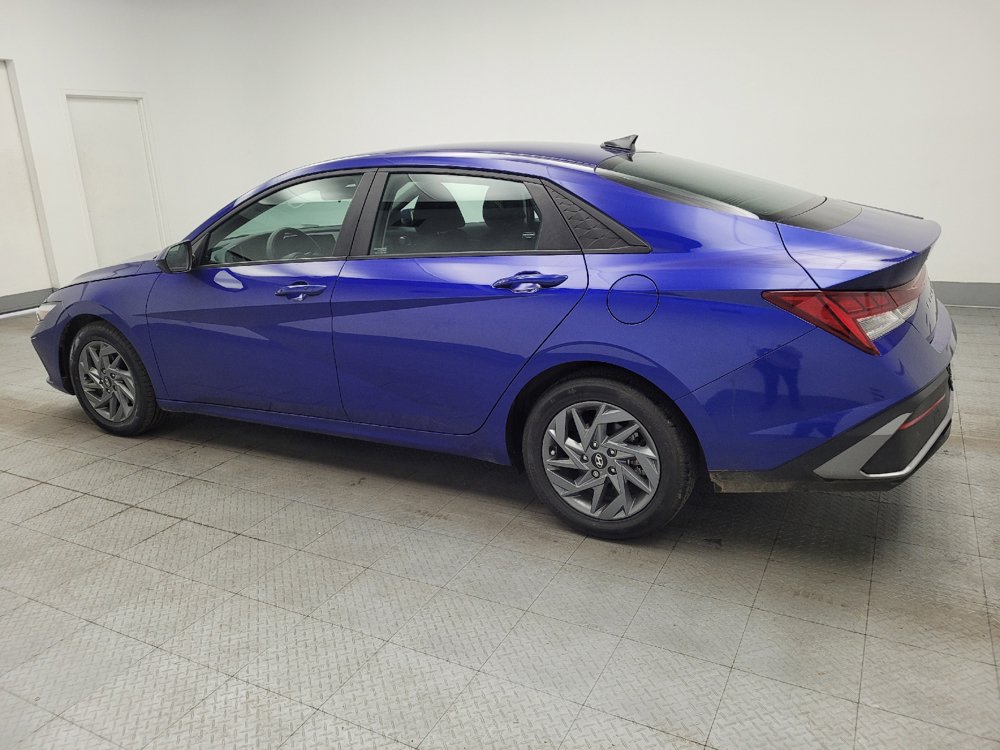 Used 2024 Hyundai Elantra Blue FWD image 3