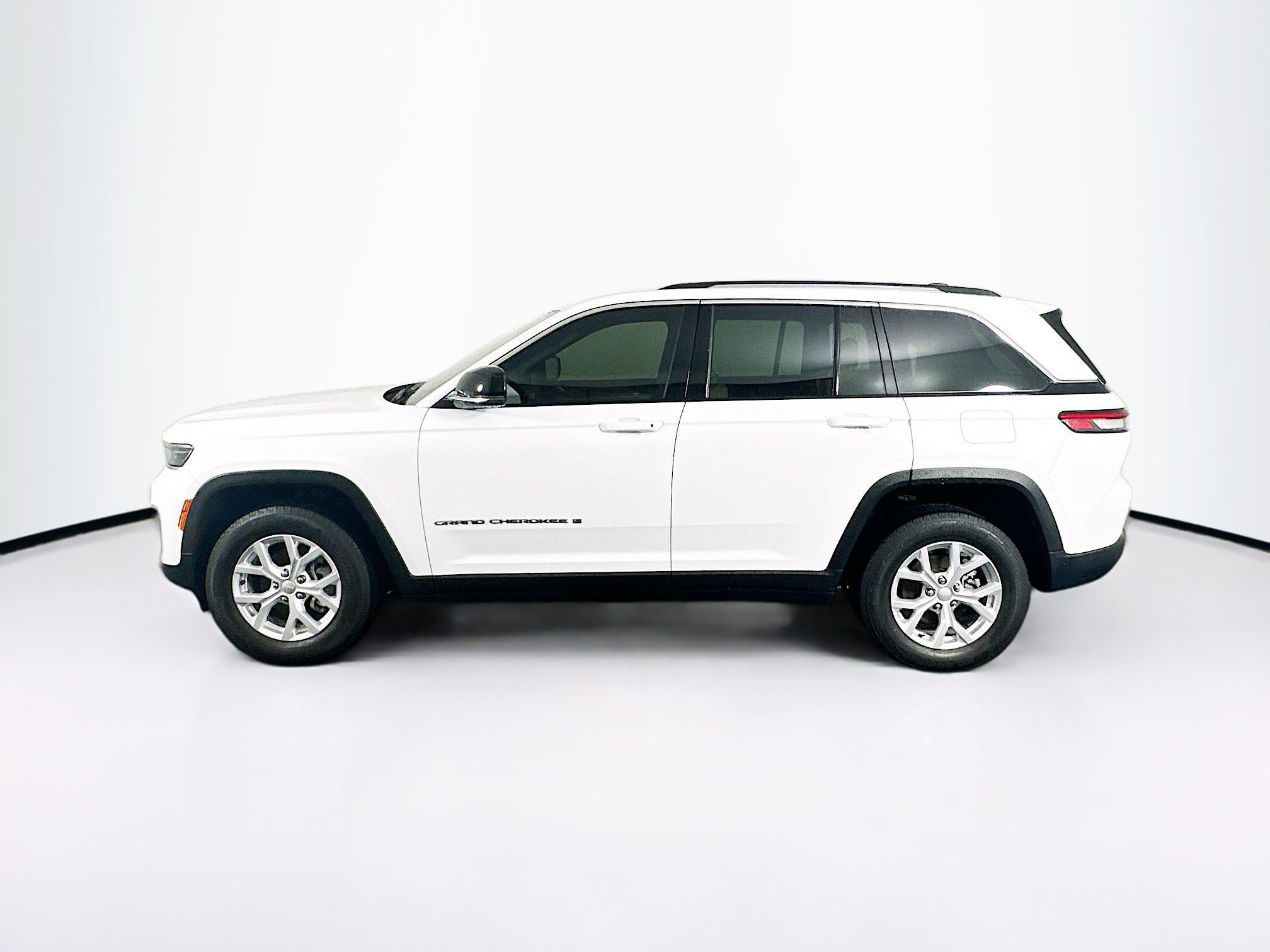 Used 2023 Jeep Grand Cherokee Limited image 4