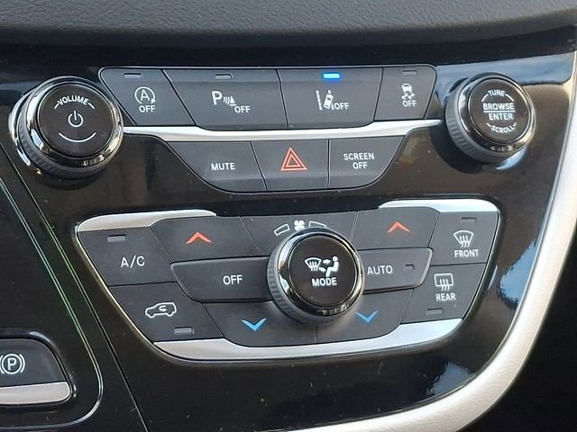 Used 2024 Chrysler Pacifica Touring-L image 15