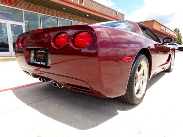 Used 2003 Chevrolet Corvette Coupe w/ Preferred Equipment Group RWD image 9