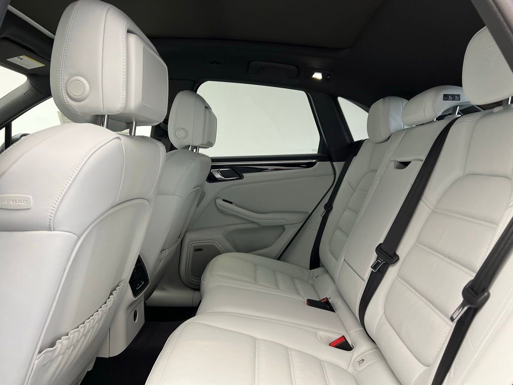 Used 2025 Porsche Macan S image 16