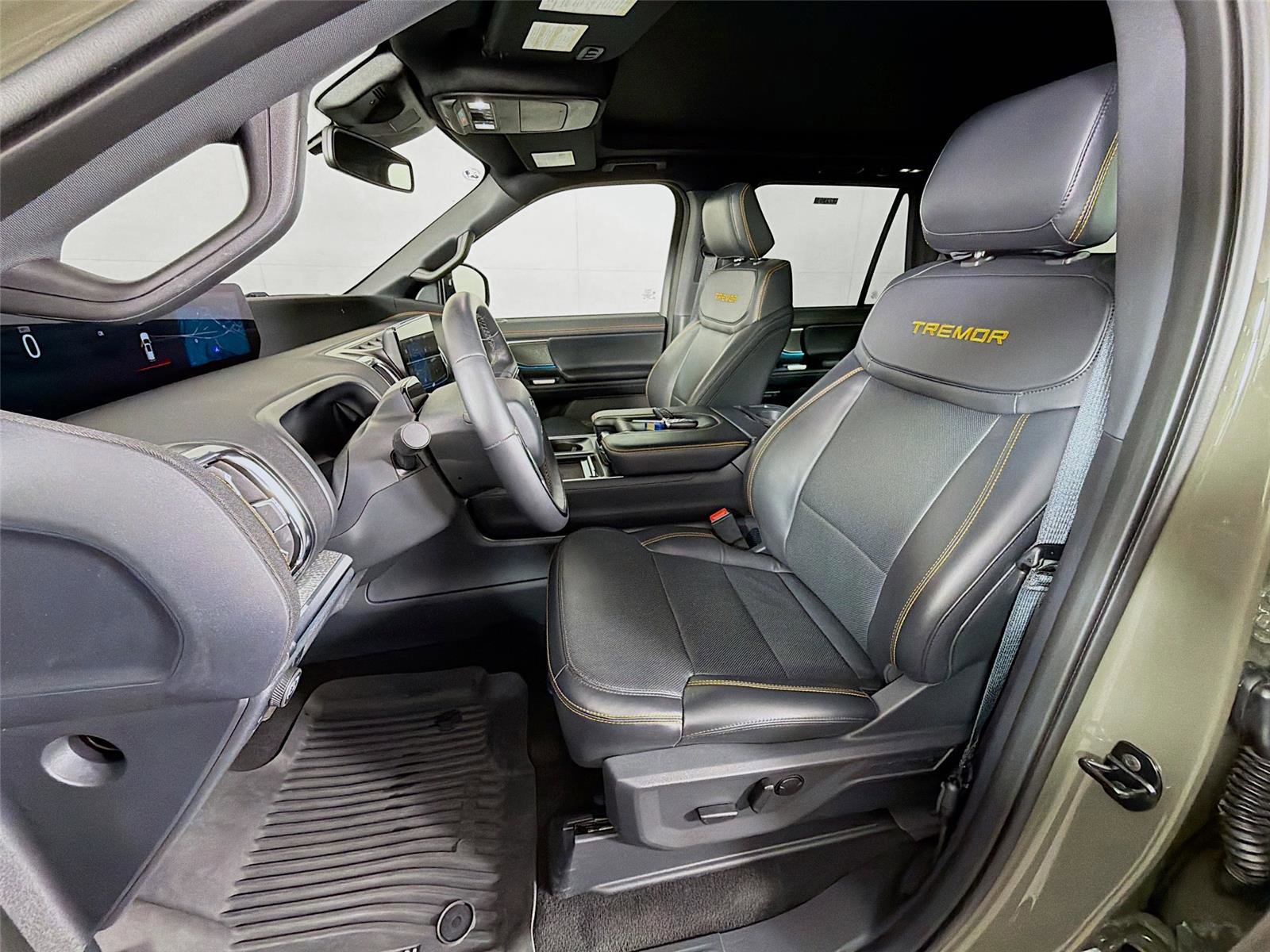 Used 2025 Ford Expedition Tremor image 11