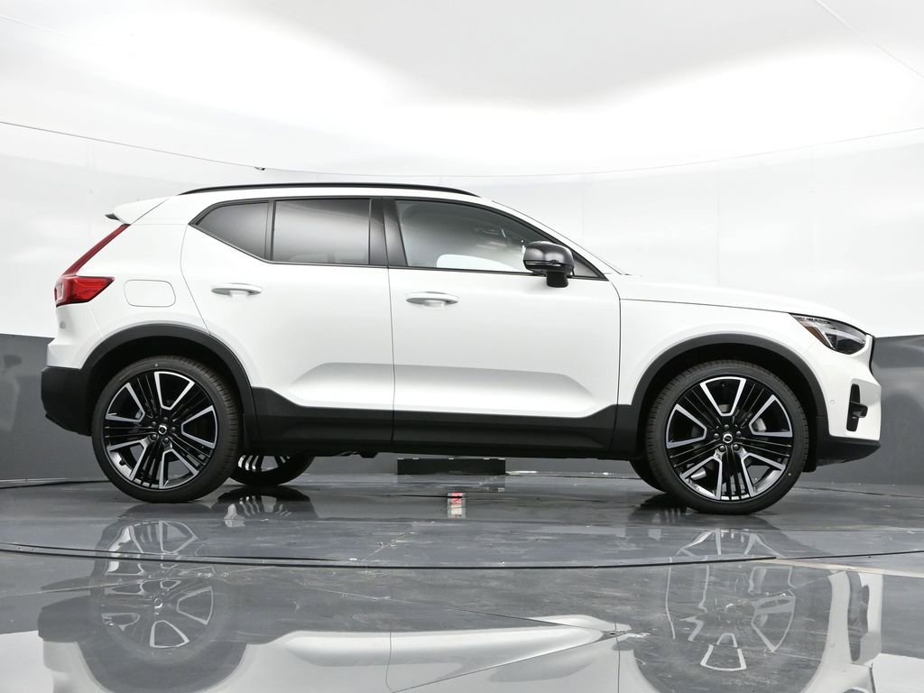 New 2025 Volvo XC40 B5 Plus w/ Climate Package image 41