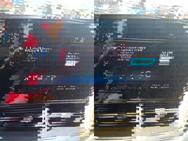 Used 2025 Chevrolet Trax LT w/ LT Convenience Package image 12