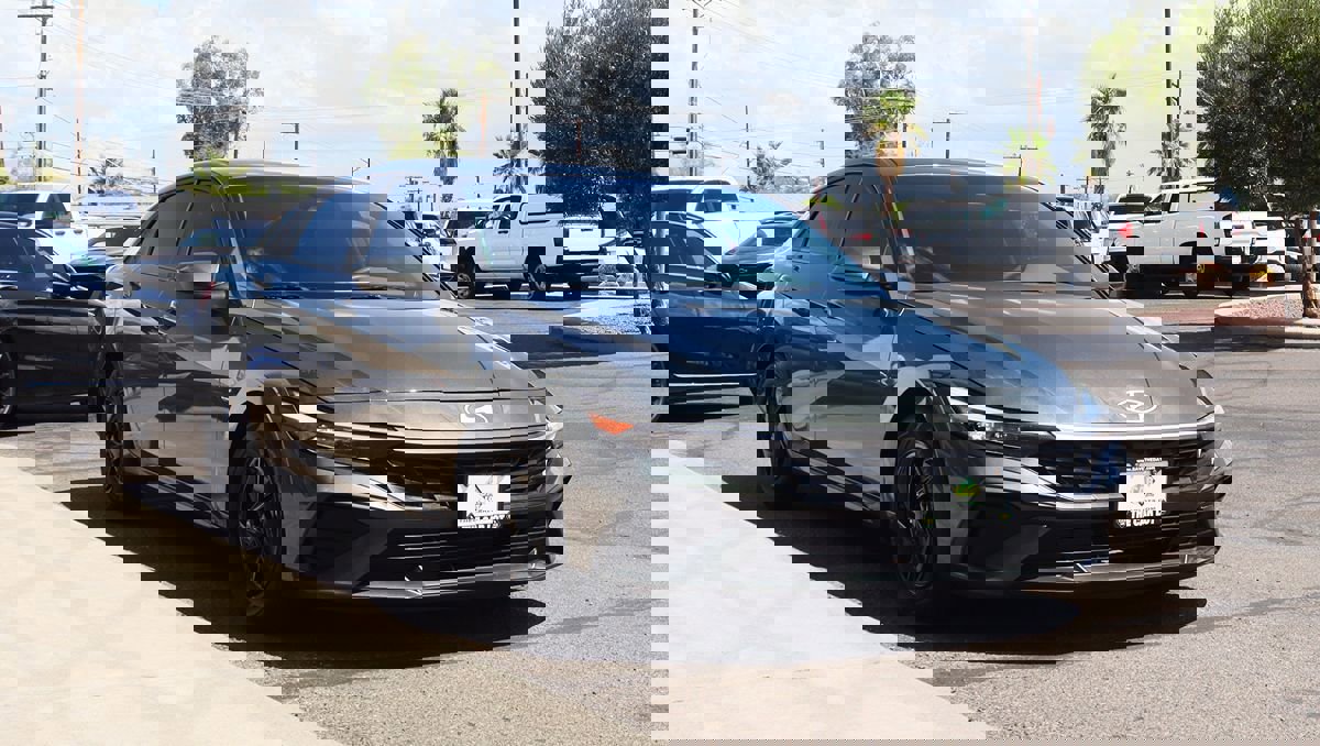 Used 2024 Hyundai Elantra SE image 14