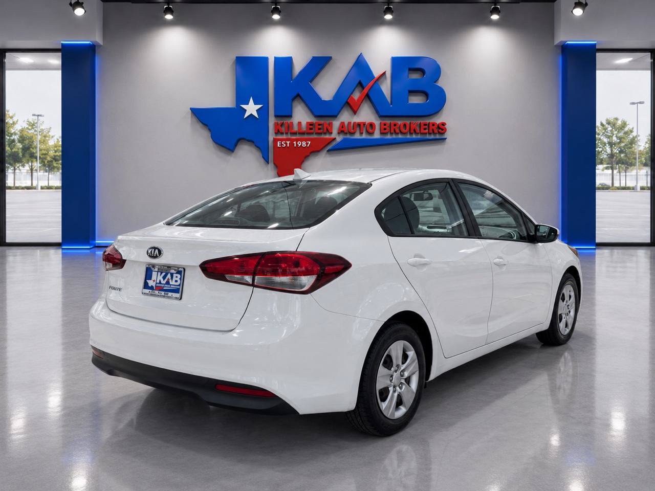 Used 2018 Kia Forte LX FWD image 3