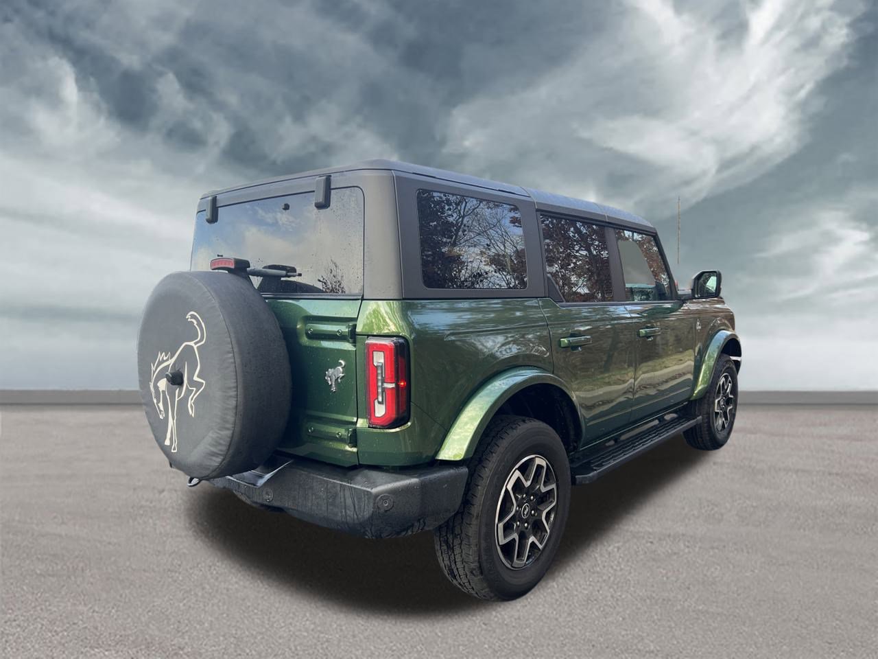 Used 2023 Ford Bronco Outer Banks image 5