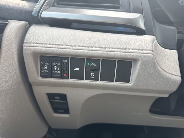 New 2026 Honda Odyssey Touring image 20