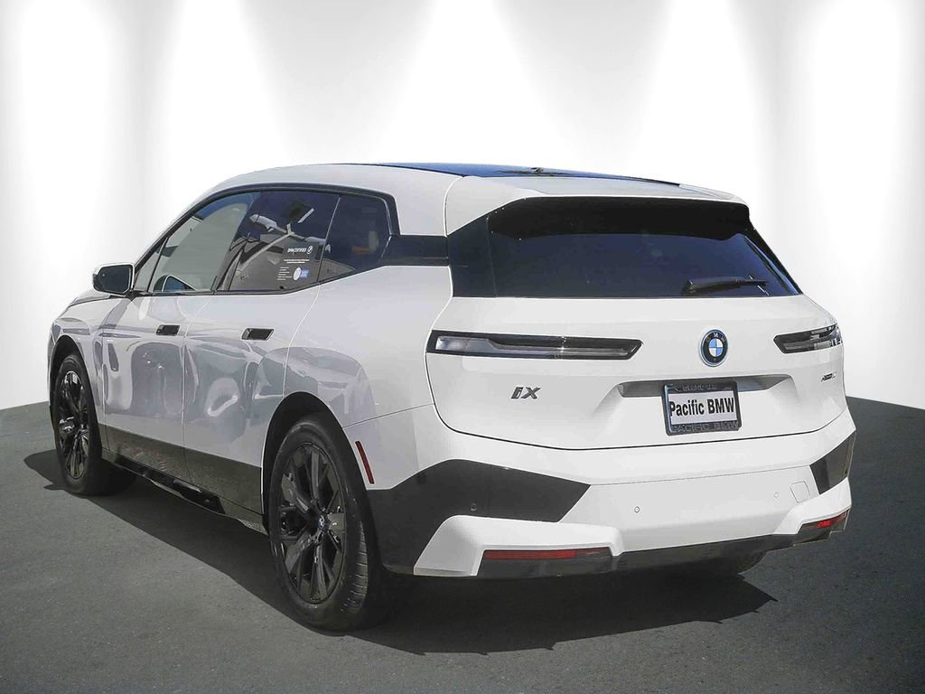 Certified 2025 BMW iX xDrive50 AWD/4WD image 4
