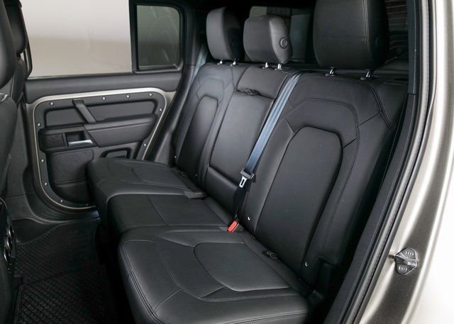 Used 2025 Land Rover Defender 110 S image 5