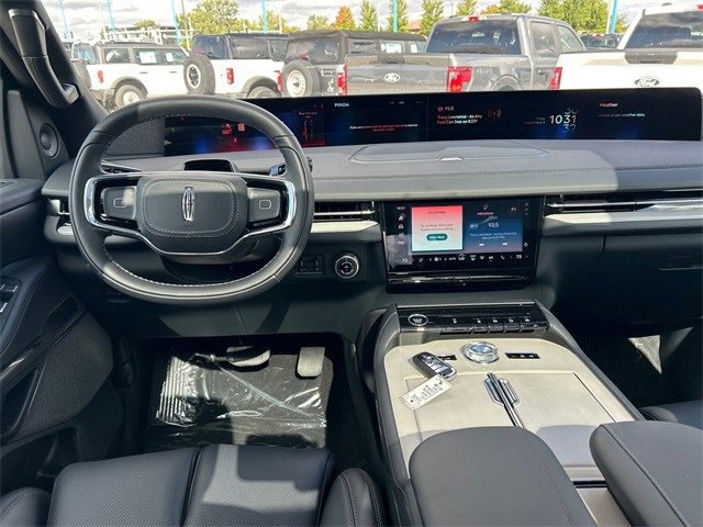 New 2025 Lincoln Navigator Reserve w/ Jet Appearance Package image 29