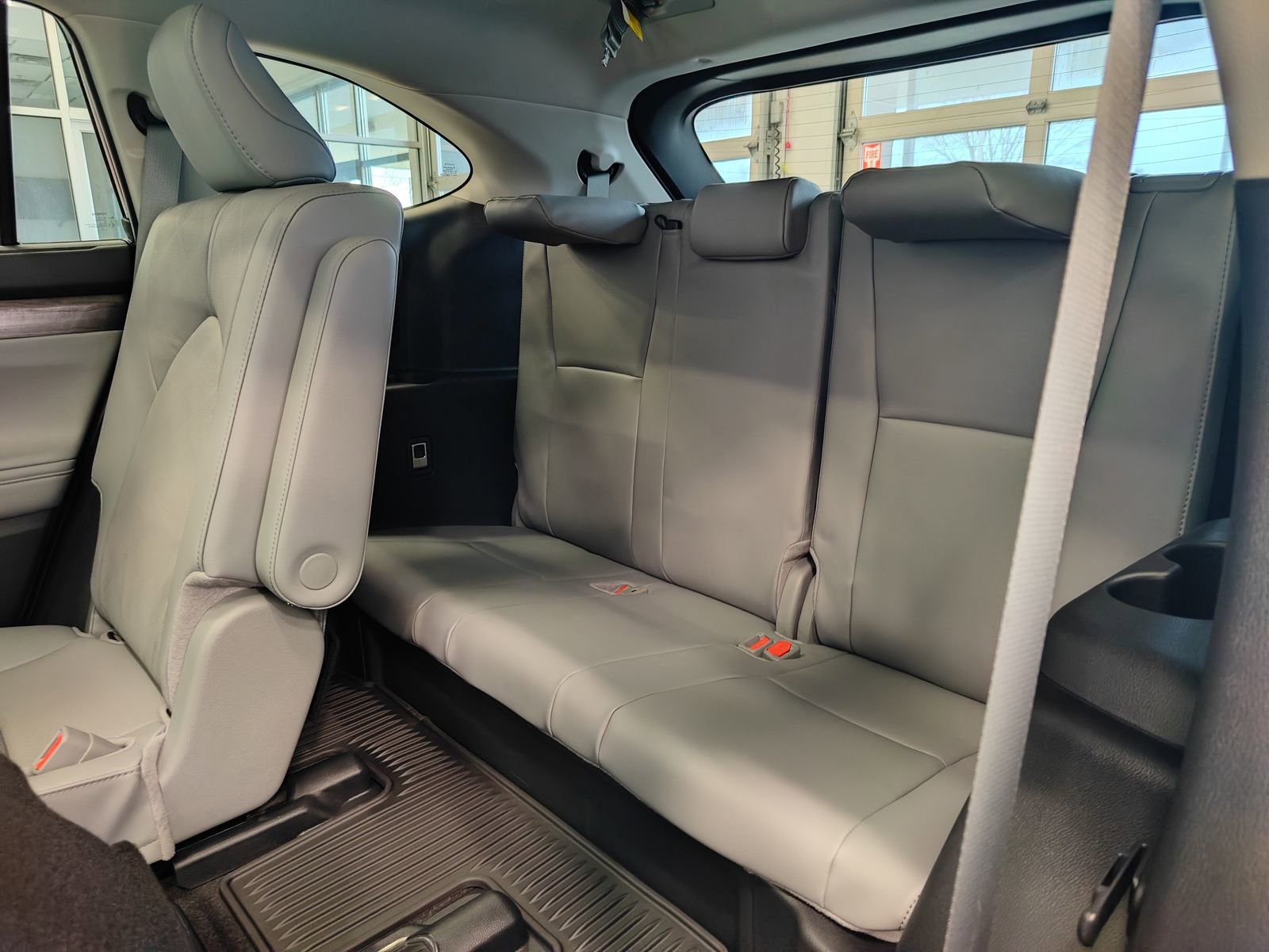 New 2026 Toyota Highlander Platinum image 16