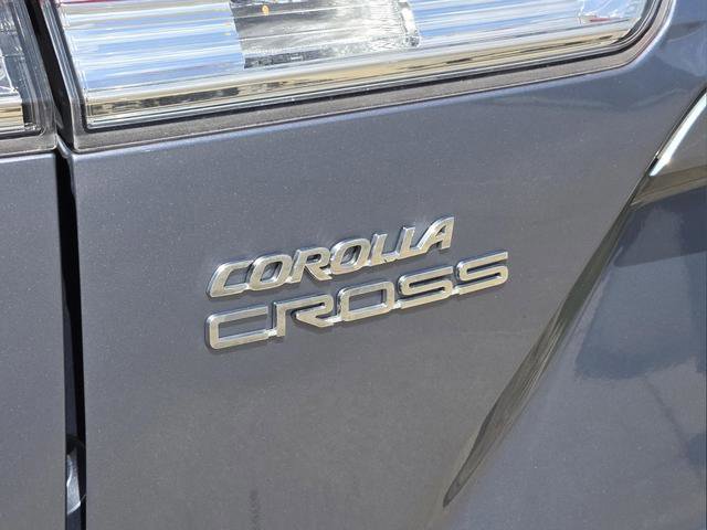 Used 2024 Toyota Corolla Cross LE FWD image 32
