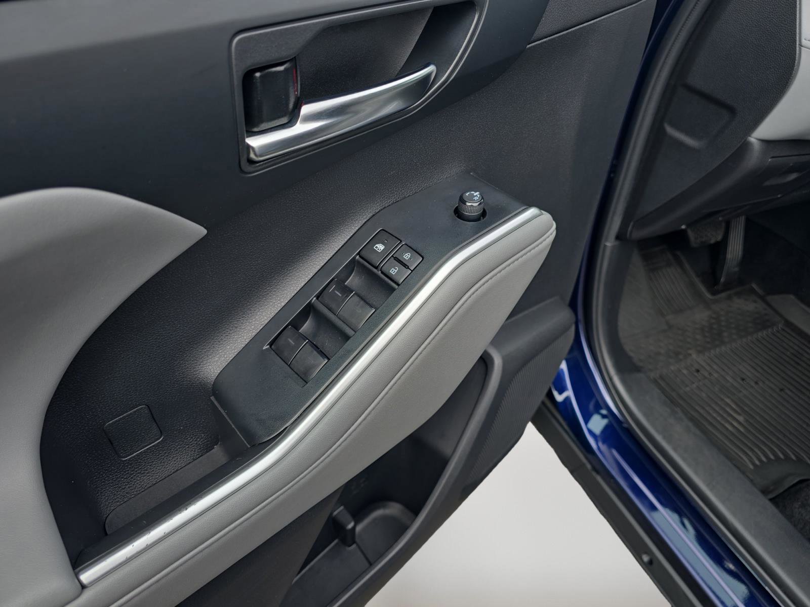 Used 2022 Toyota Highlander XLE image 23