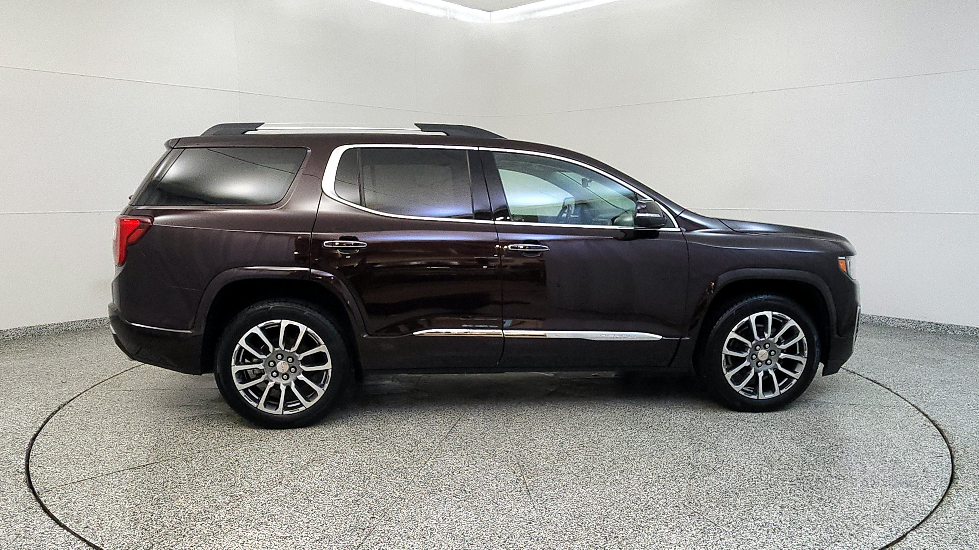 Used 2021 GMC Acadia Denali w/ Denali Ultimate Package AWD/4WD image 6
