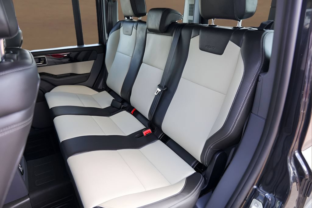Used 2024 INEOS Grenadier Station Wagon AWD/4WD image 23