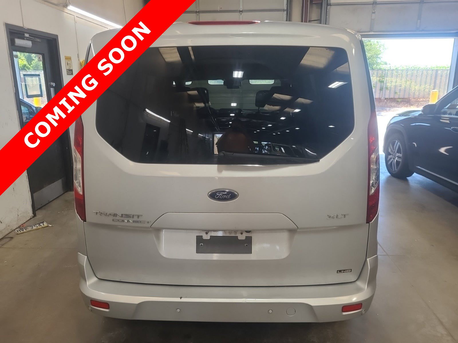 Used 2022 Ford Transit Connect XLT FWD image 4