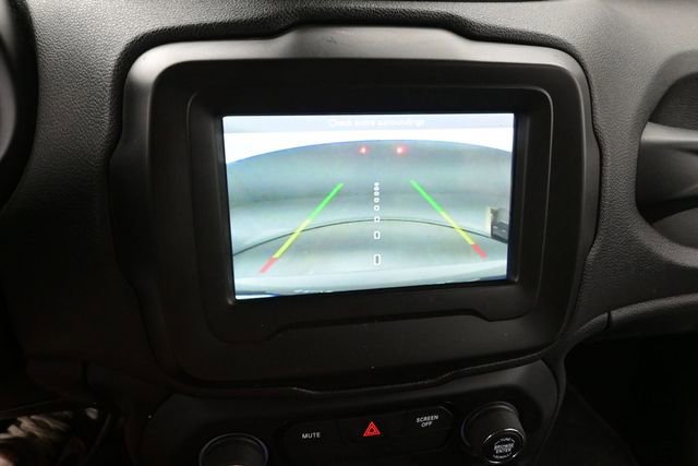 Used 2019 Jeep Renegade Latitude FWD image 32