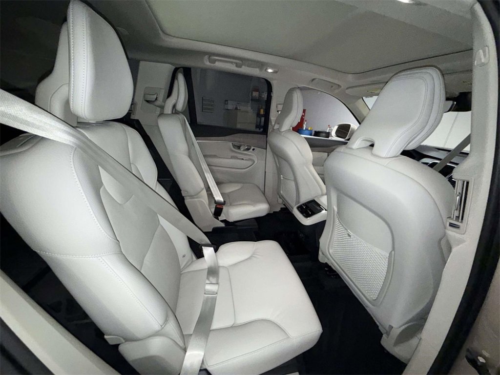 Used 2024 Volvo XC90 B6 Plus w/ Protection Package Premier image 16