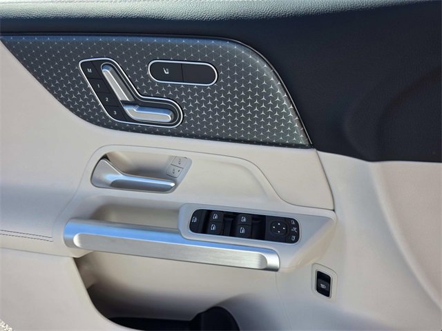 New 2026 Mercedes-Benz GLB 250 image 12
