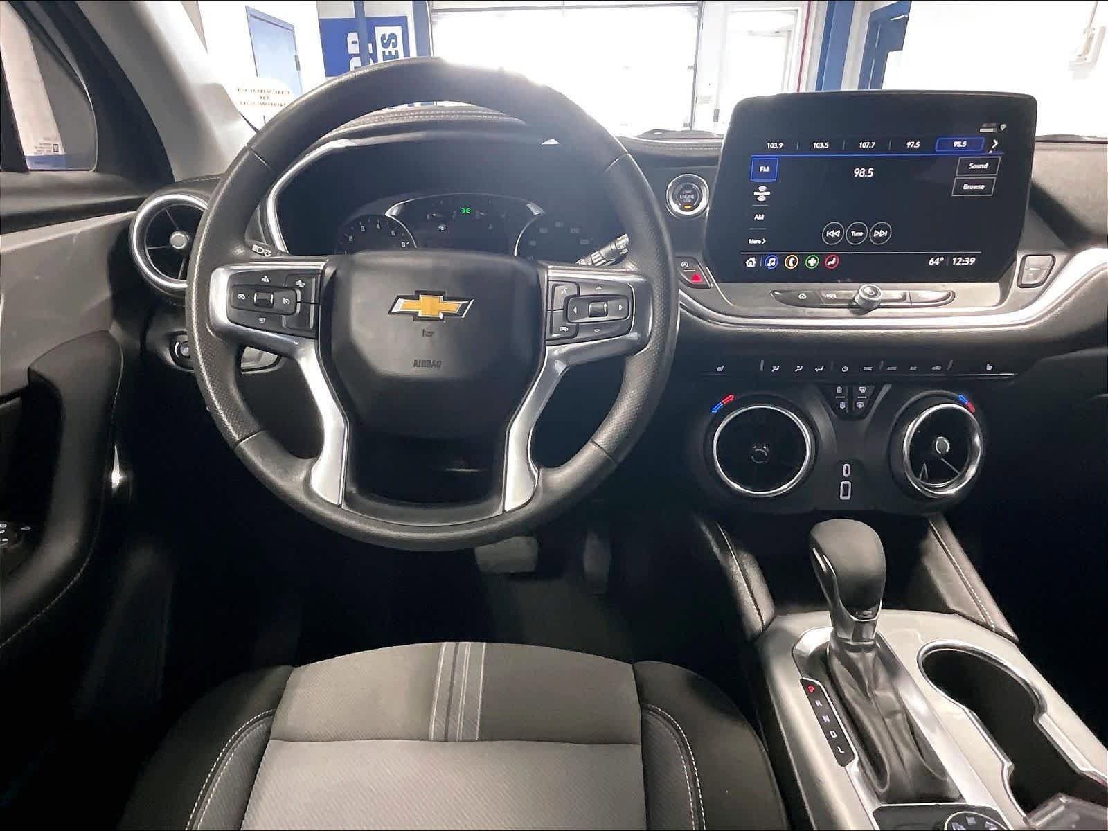 Used 2025 Chevrolet Blazer LT AWD/4WD image 17