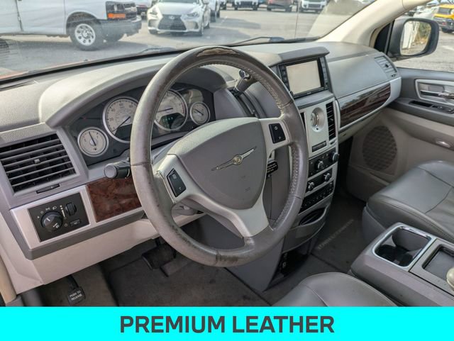 Used 2010 Chrysler Town & Country Touring image 13